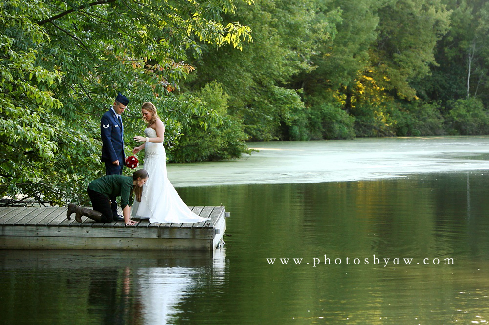 behind_the_scenes_wedding_photos_on_a_dock