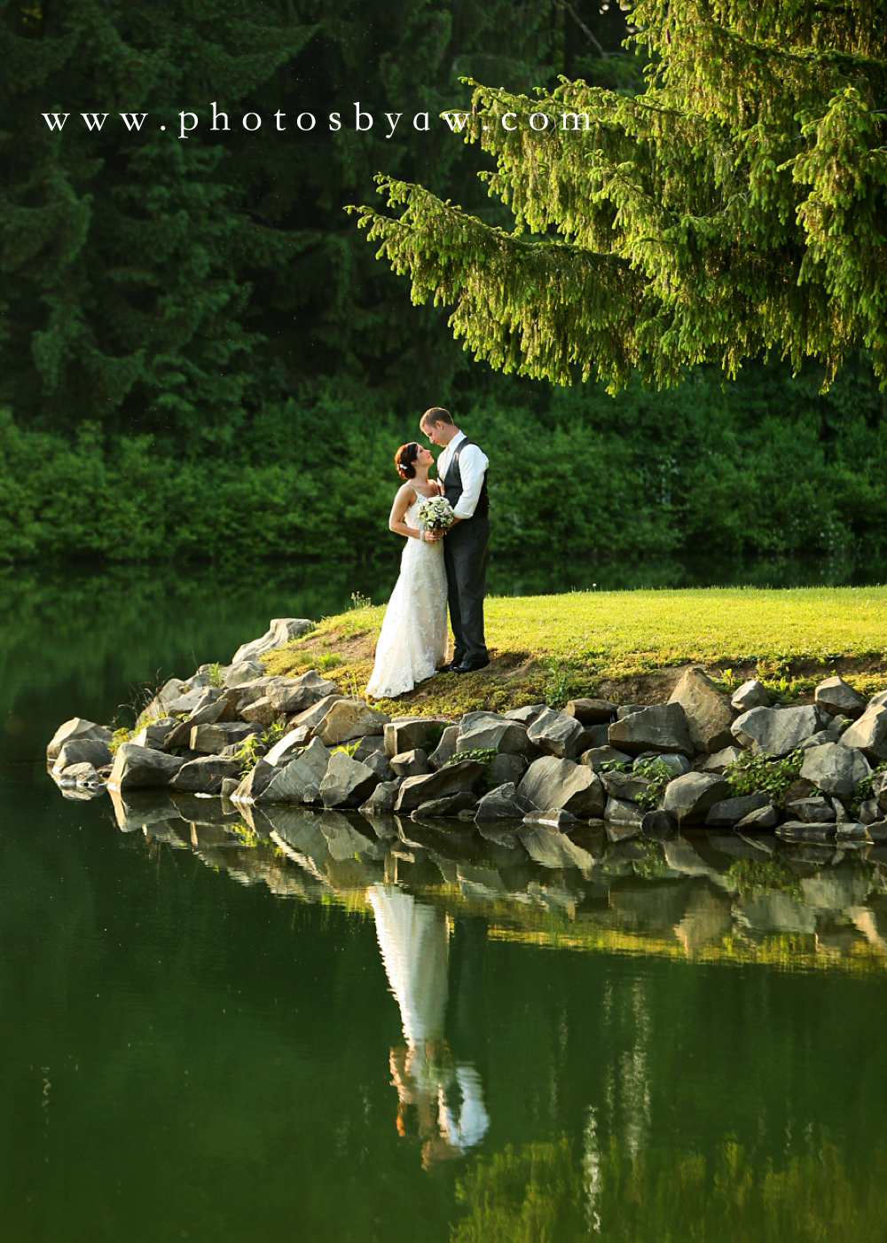 bride_and_groom_island_lake