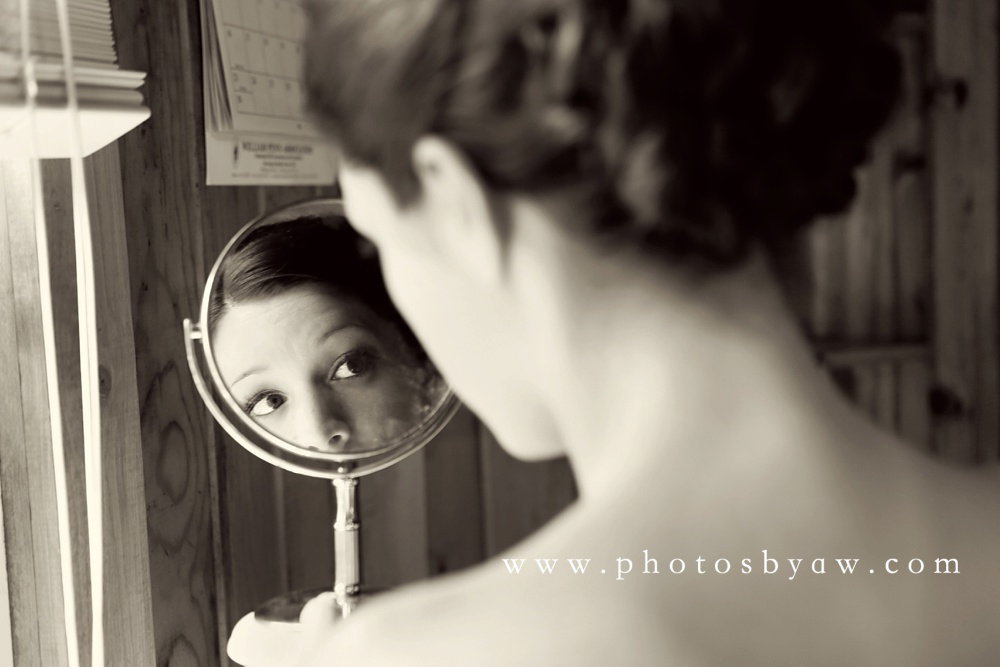 bride_mirror_black_and_white
