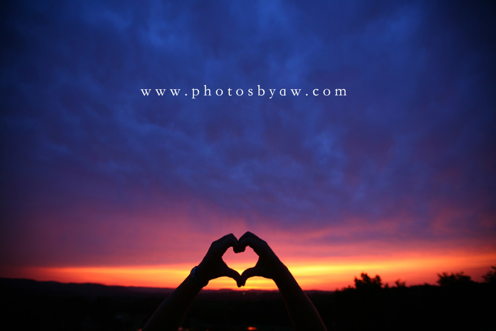 heart_hands_sunset