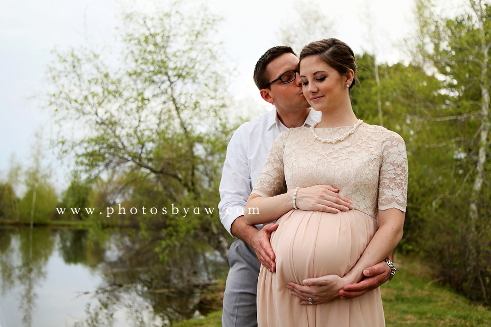 soft_spring_pregnancy_photos_lake