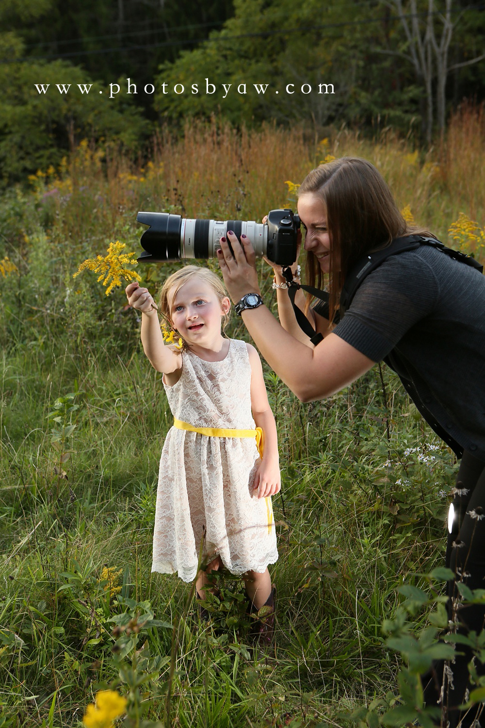 wedding_photographer_flower_girl