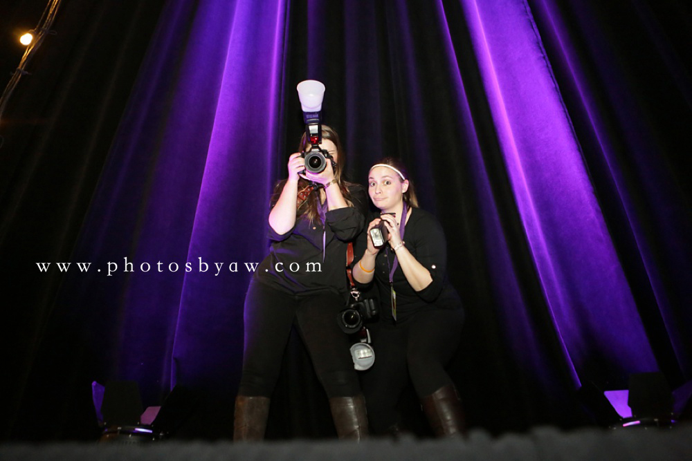 wedding_photographers_having_fun