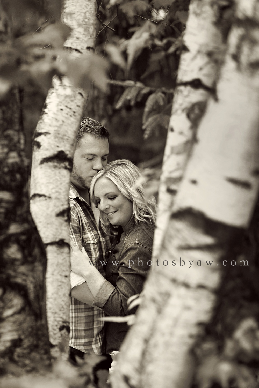black_and_white_forest_engagement_photos