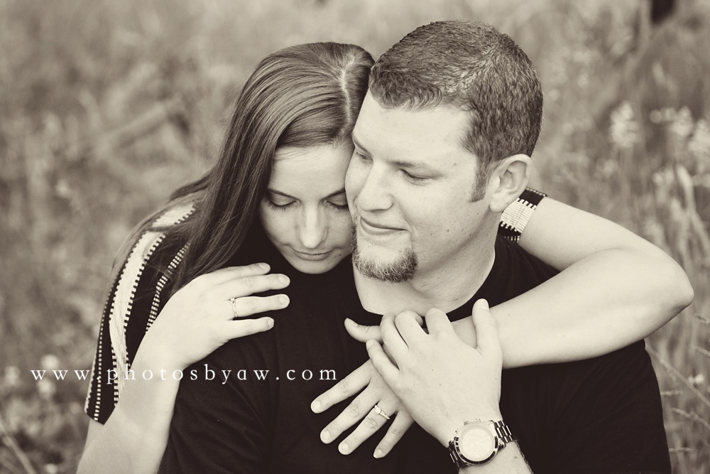 rustic_black_and_white_engagement_photos