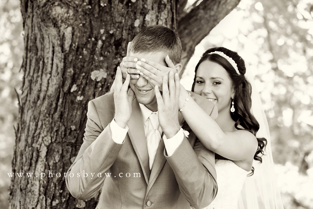 bride_and_groom_photos_before_the_ceremony