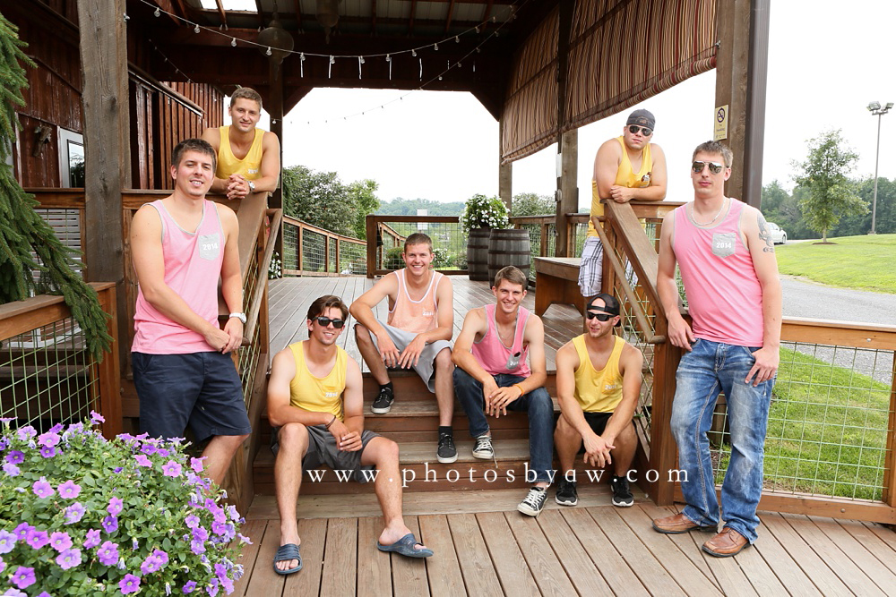 groomsmen_matching_shirts