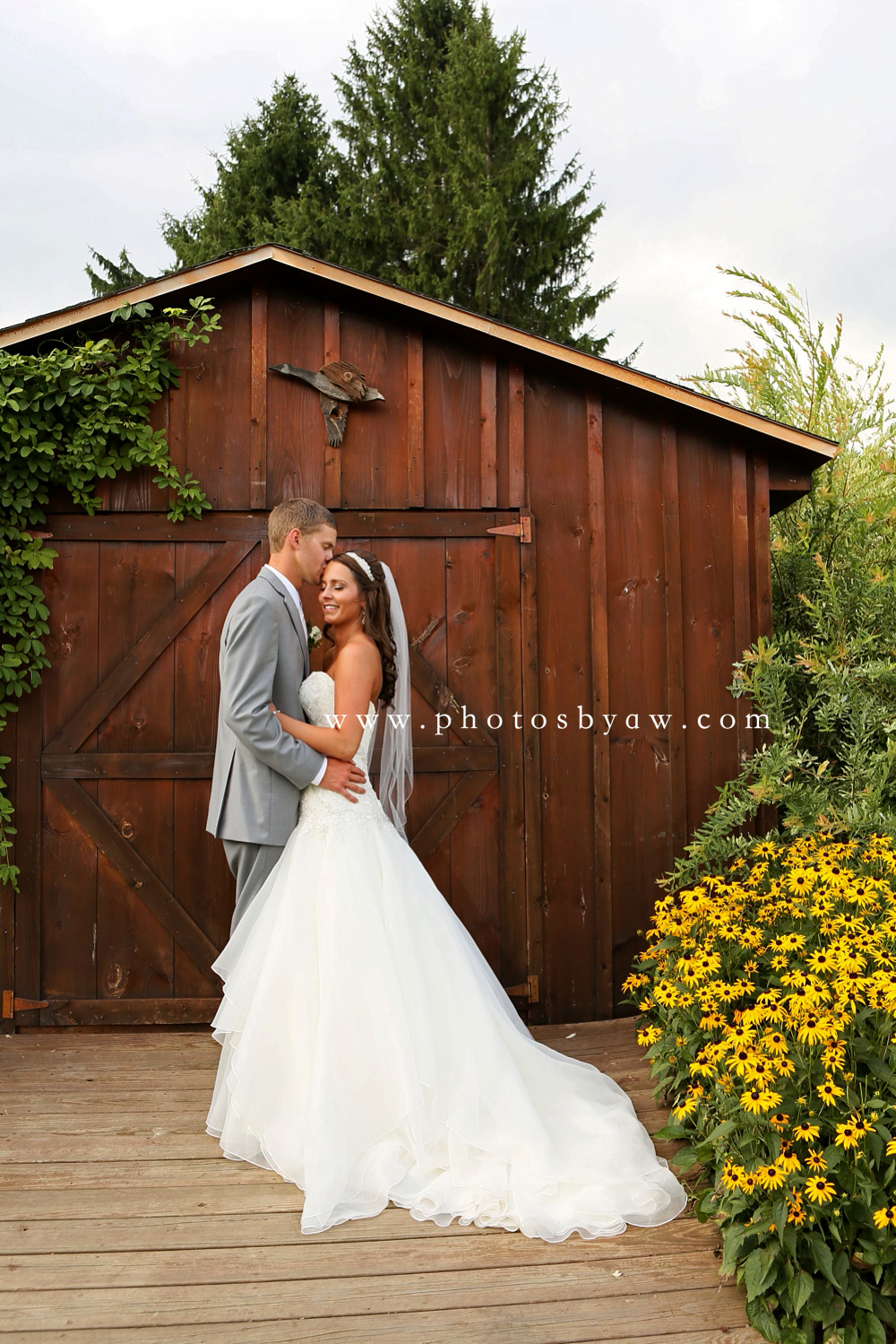 rustic barn wedding pennsylvania