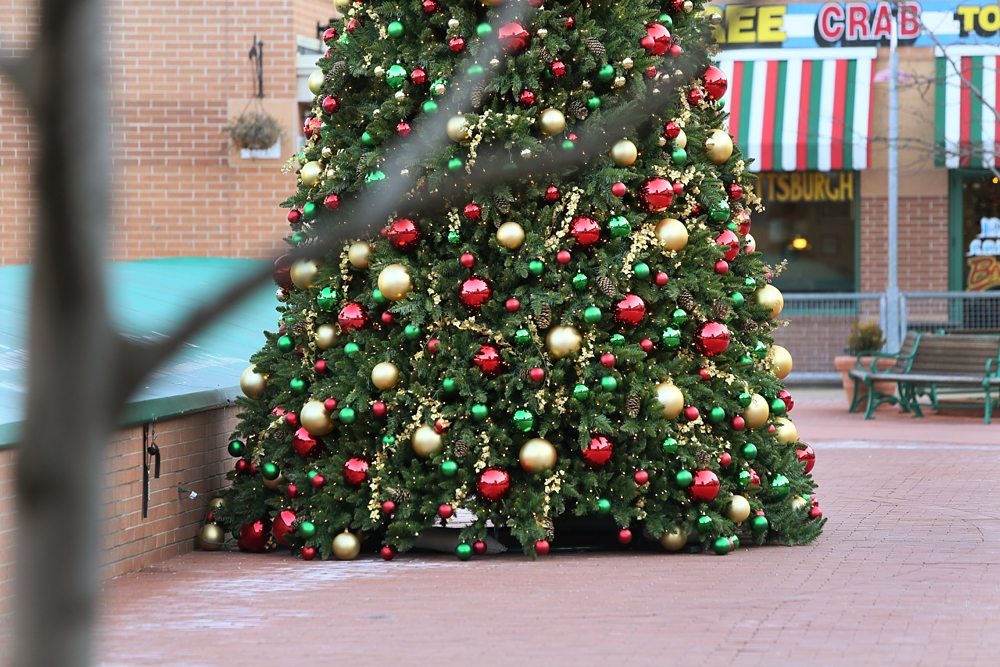 pittsburgh station square christmas