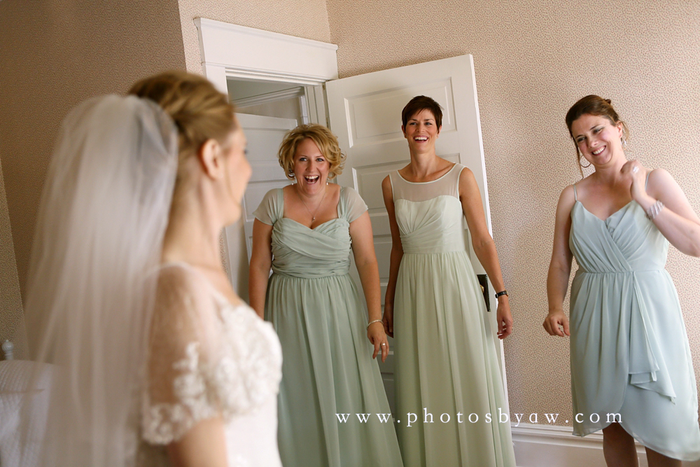 bridesmaid_reaction_photo